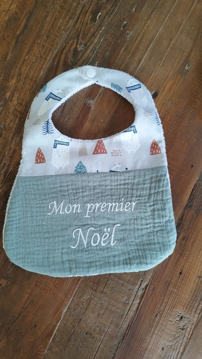 Bavoir Mon premier Noël brodé - photo numéro 2