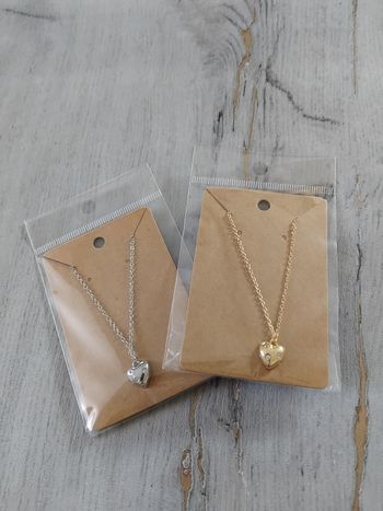 Lot 2 colliers neufs