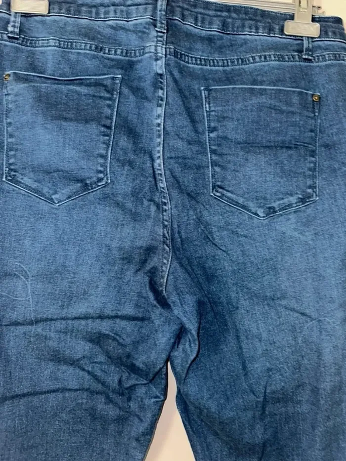 Jeans court - photo numéro 3