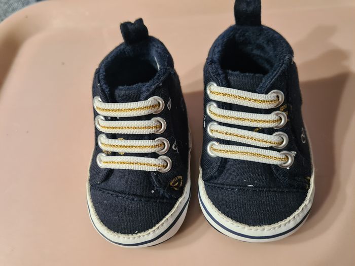 Chaussures. Bébé. Marine/doré. 9,5 cm. Neuve - photo numéro 3