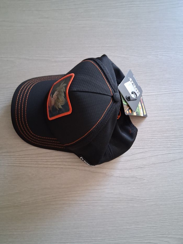 Capslab Casquette dragon ball z  authentique hologramme 3D - photo numéro 7
