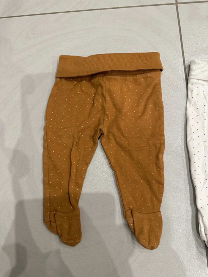 Lot de 2 pantalons avec pieds en 12 mois - photo numéro 2