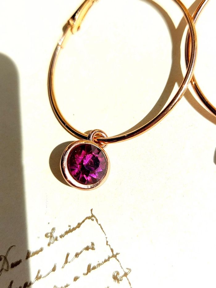 Paire de boucles d'oreilles créoles pierres violette - photo numéro 3