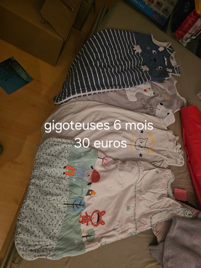 Lots 4 gigoteuses