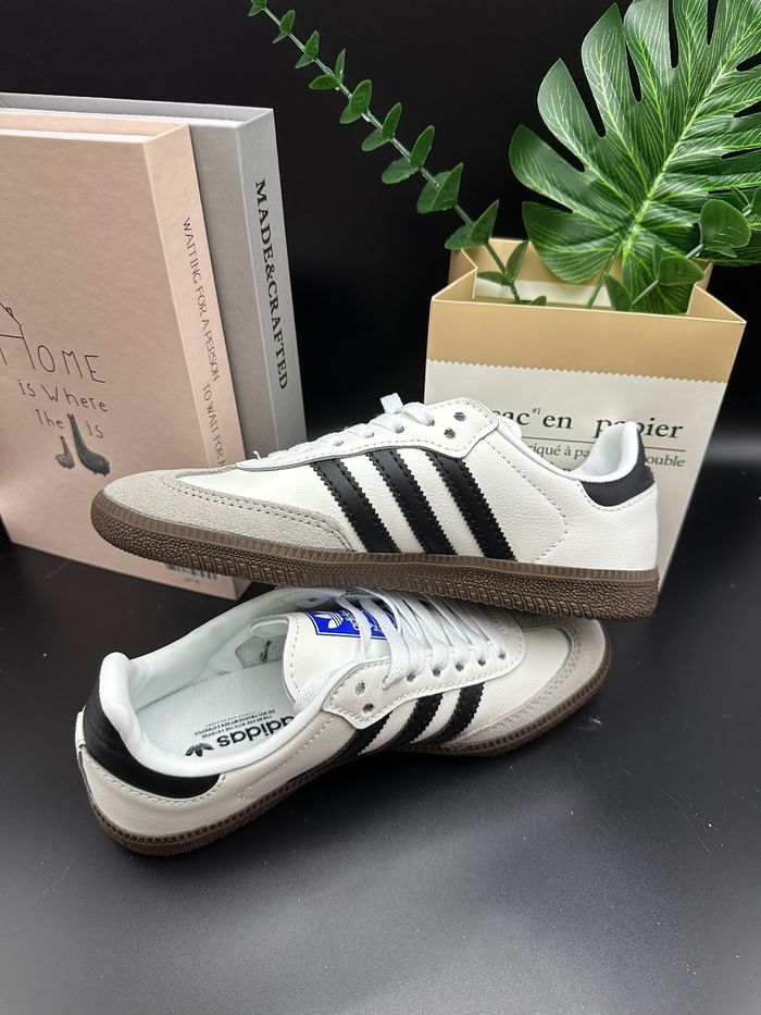 Baskets Adidas taille 383 - photo numéro 4
