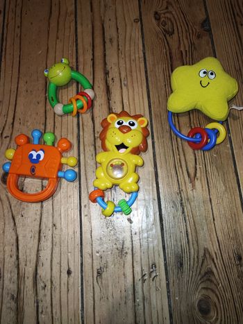 Lot de 4 jouets d' éveil