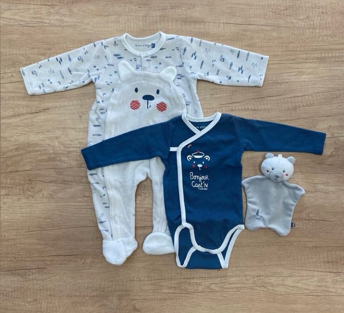 Ensemble pyjama et body