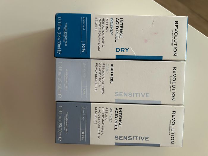 Trois. Boite peeling.