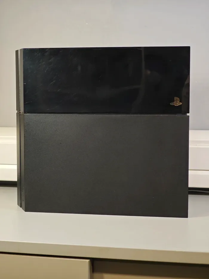 Console PS4 500Go / Manette/ OS 12.00/ Garanti 1 an - photo numéro 2