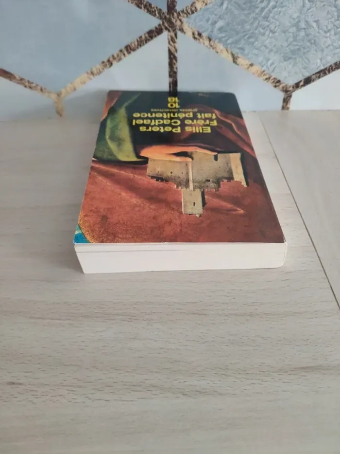 Livre poche grands détectives 10 18 Frère Cadfael fait pénitence Peters - photo numéro 5