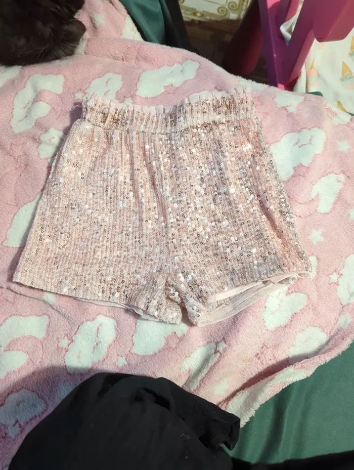 Petit short a sequins - photo numéro 2