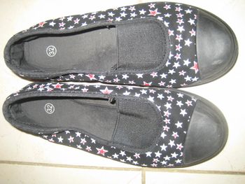 ballerines avec étoiles taille 32