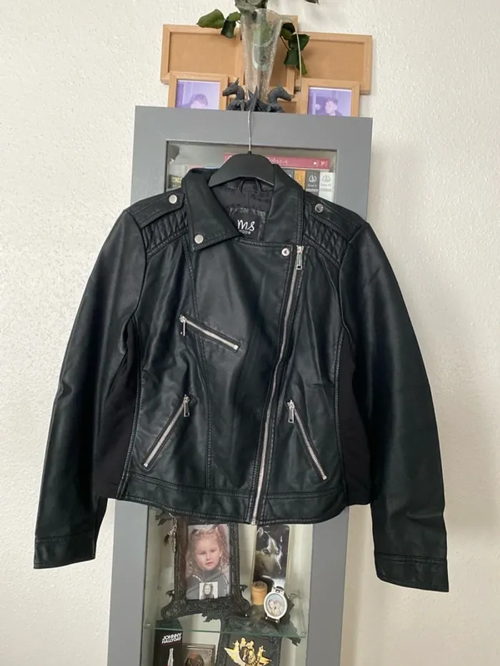 Superbe veste en simili cuir noir M&S mode 46