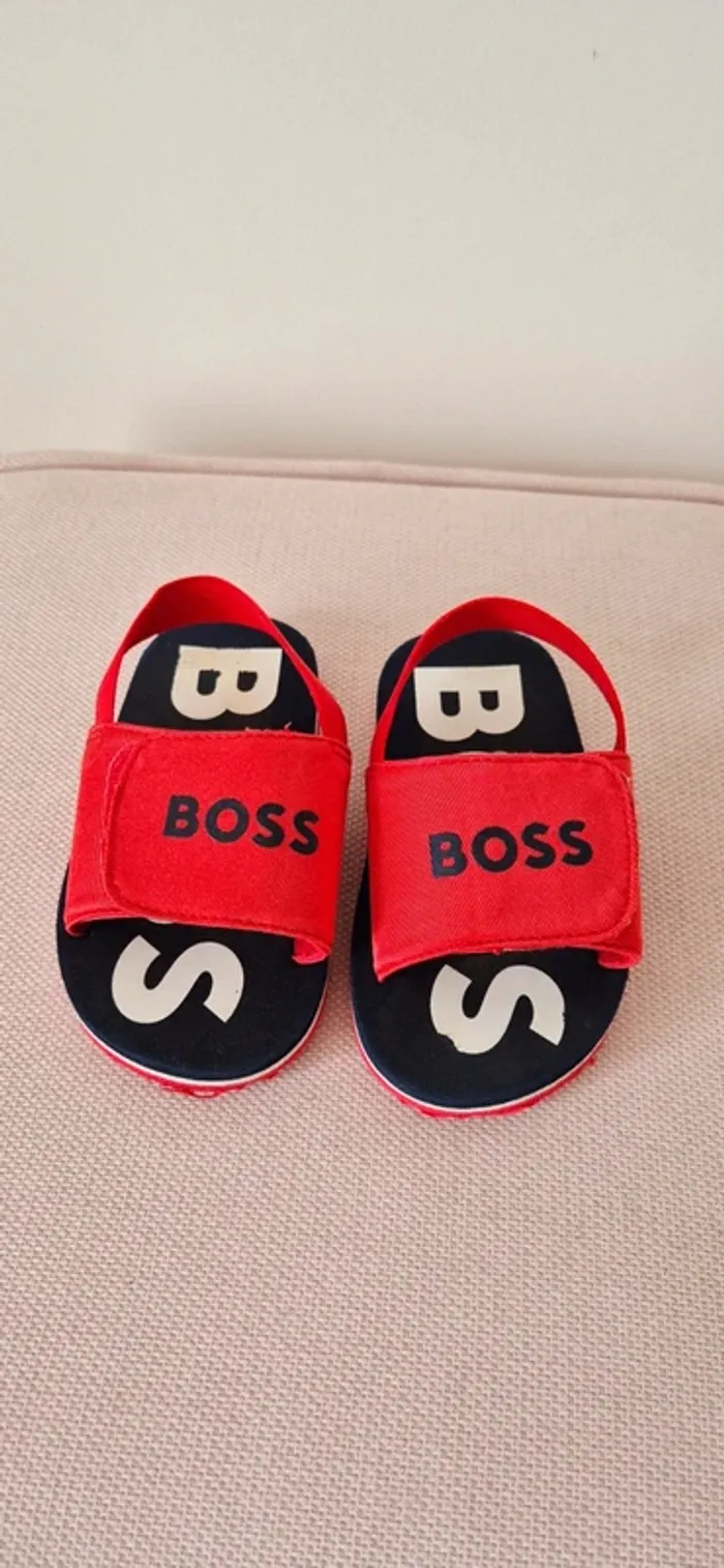 Sandales Hugo Boss Pointure 23 - photo numéro 2