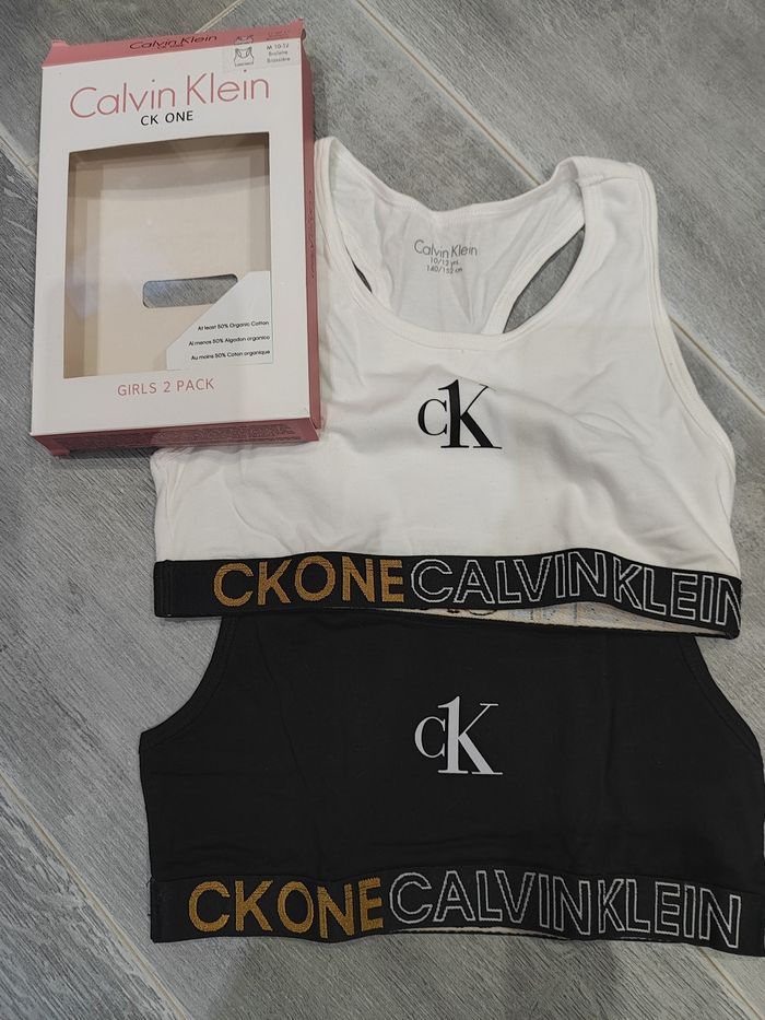 2 brassières en 10/12 ans - photo numéro 3