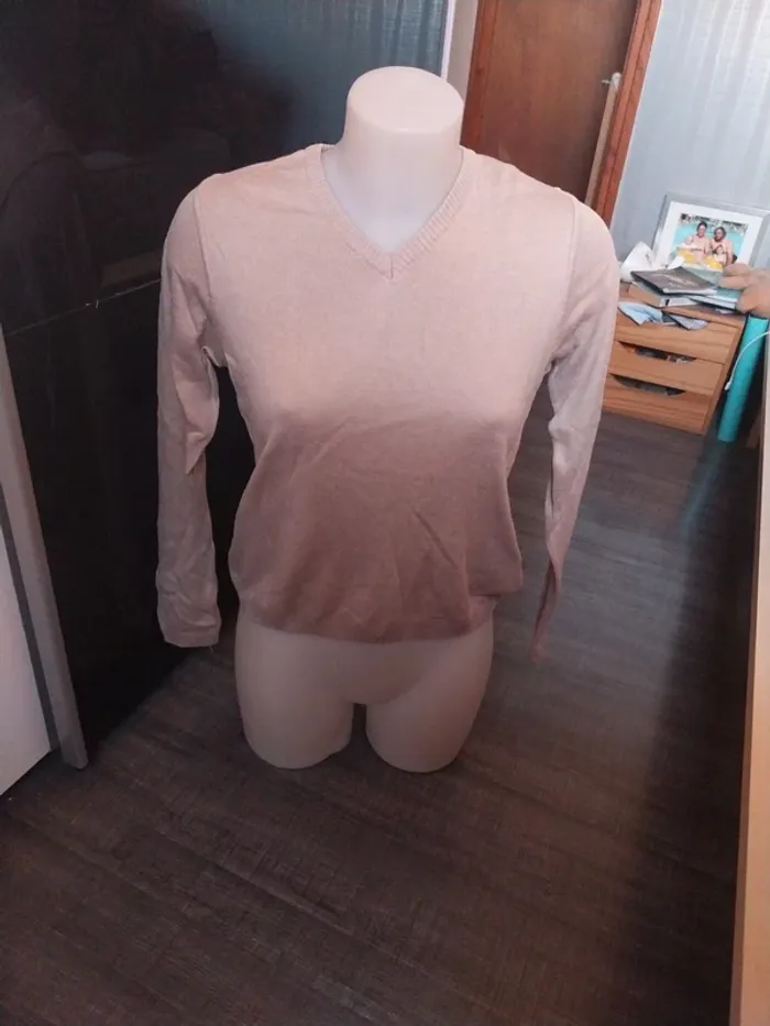 Pull beige col V taille M