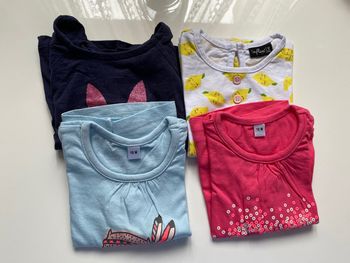 3 pulls et 1 tee shirt 12 mois