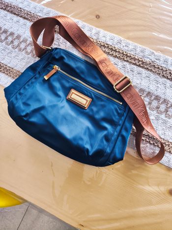 Sac bandoulière sacoche Calvin Klein cuir