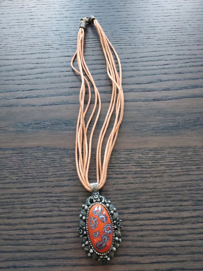 Collier orange