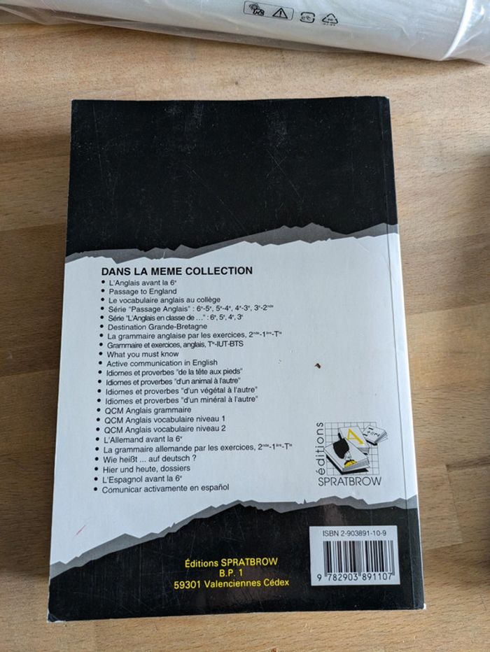 Livre "What you must know" vocabulaire anglais français - photo numéro 2