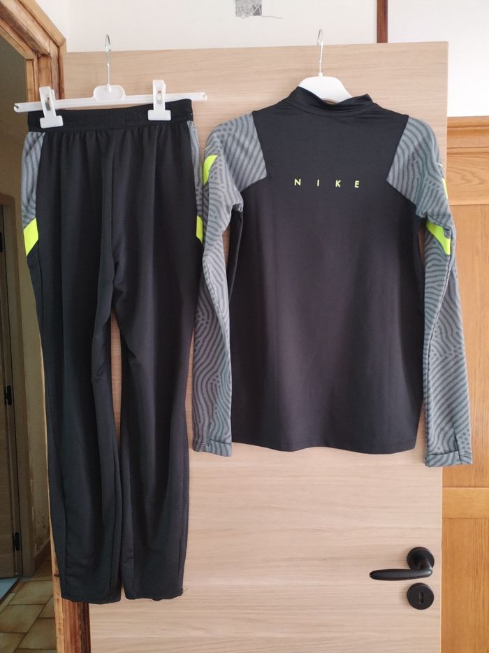 Ensemble Nike sport Taille 13-15 ans - photo numéro 2