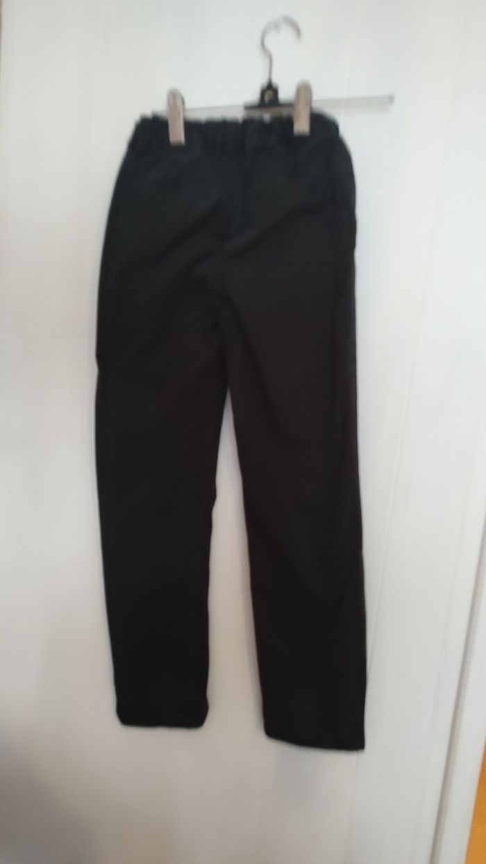Pantalon garçon 10 ans noir – bon état - photo numéro 2