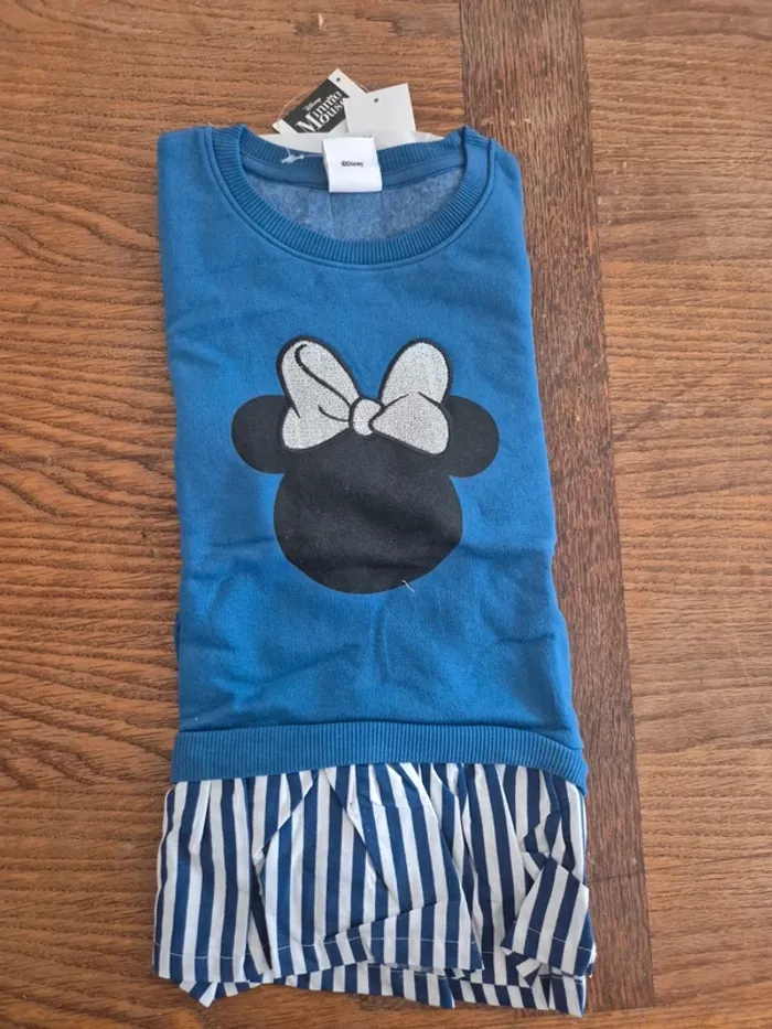 Pull minnie 7/8 ans (122-128 cm)