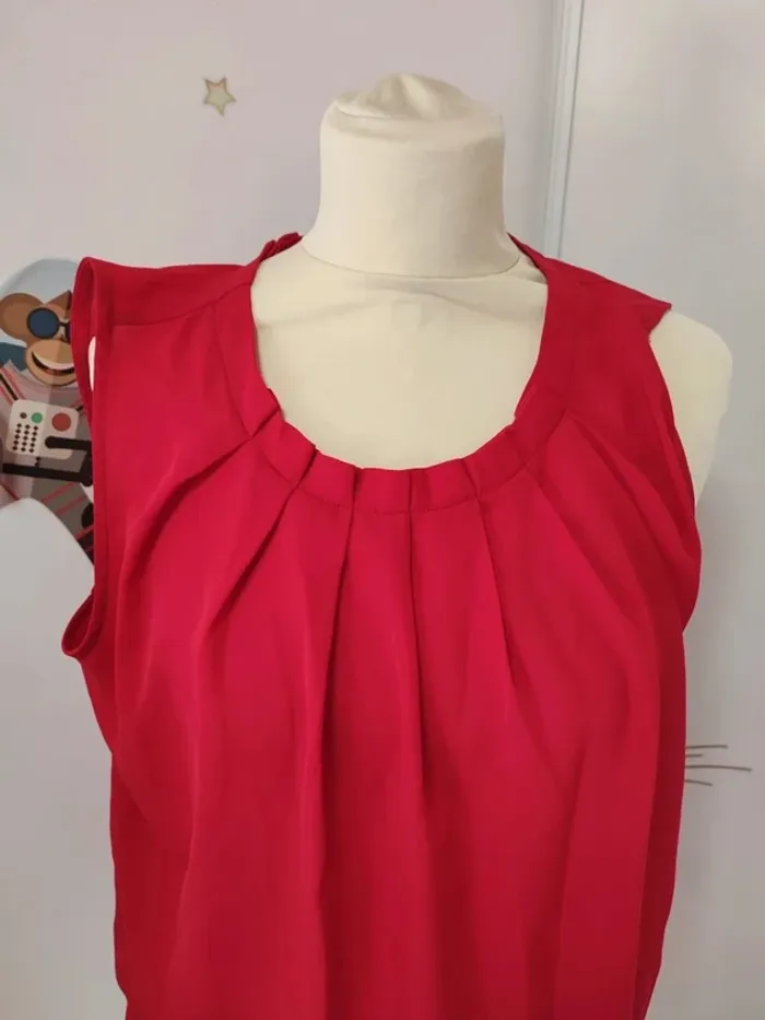 T-shirt rouge esmara taille 42 très bon état - photo numéro 2