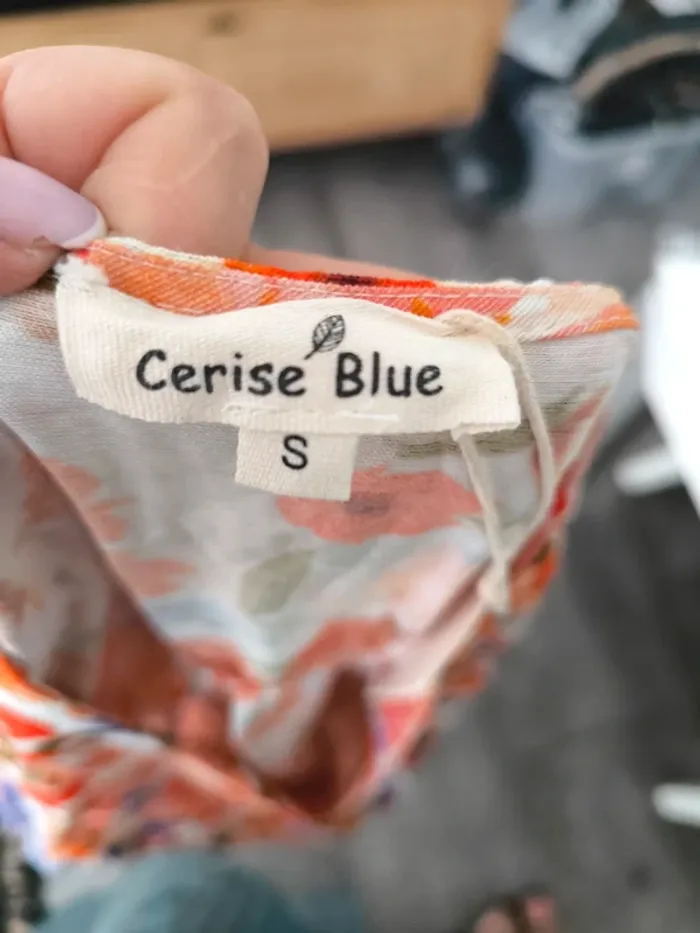 Robe portefeuille fleurie Cerise Blue – Taille S – Neuve avec étiquette - photo numéro 4