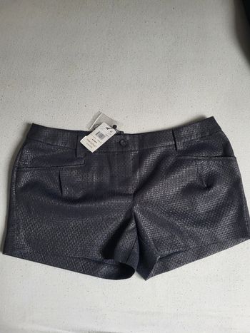 Magnifique short neuf