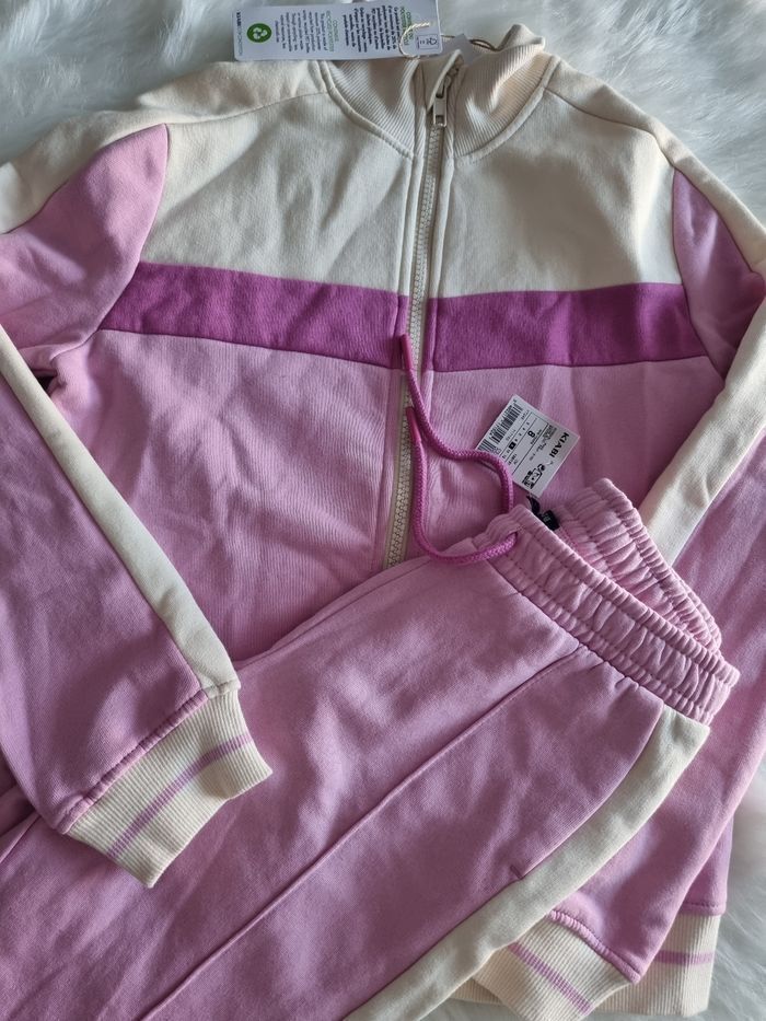 NEUF superbe 🏷🏷💜 jogging molleton 8/10 ans fille💜💜💜💜💜💜💜 - photo numéro 3