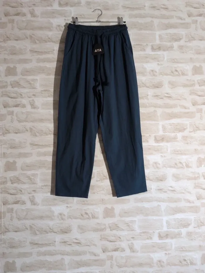 Pantalon AYA bleu marine (existe aussi en noir) Taille 36/38 – Neuf avec étiquette