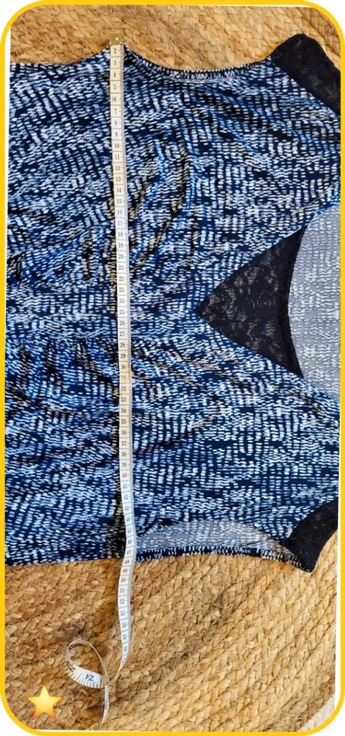 Robe fluide imprimée avec détails en dentelle – Très bon état - Bleu - Taille 40 - photo numéro 6