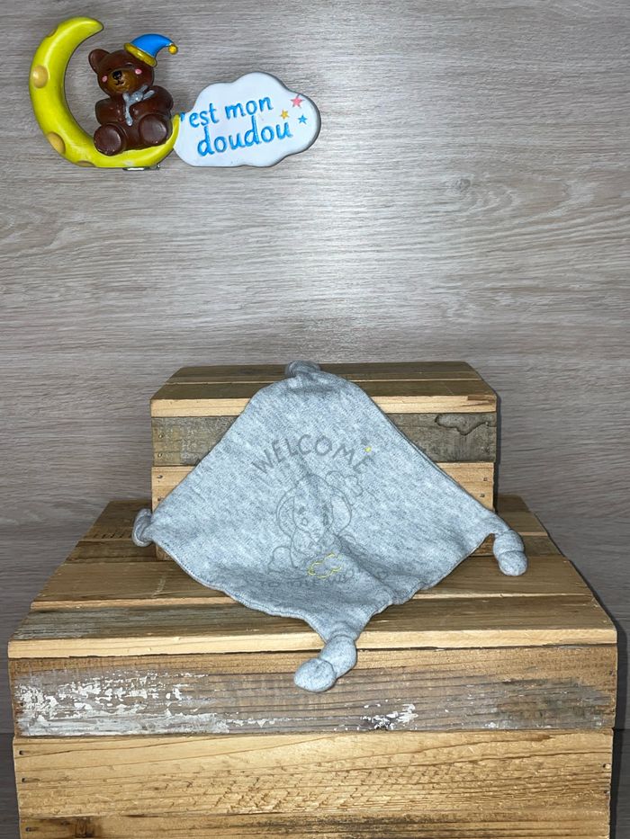 DY381 doudou plat dumbo éléphant 🐘 Disney