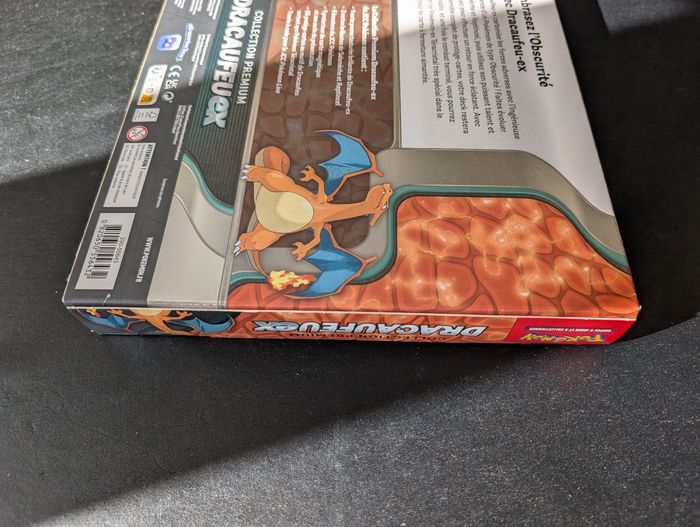 Pokémon coffret collection premium Dracaufeu ex - photo numéro 3