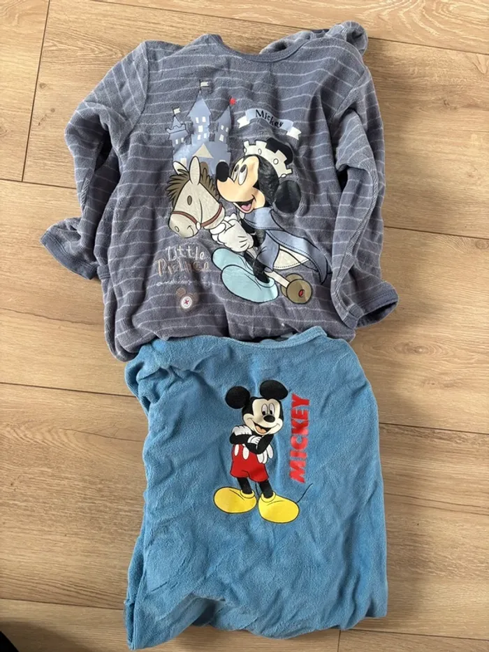 Lot pyjamas chaud 24 mois Disney