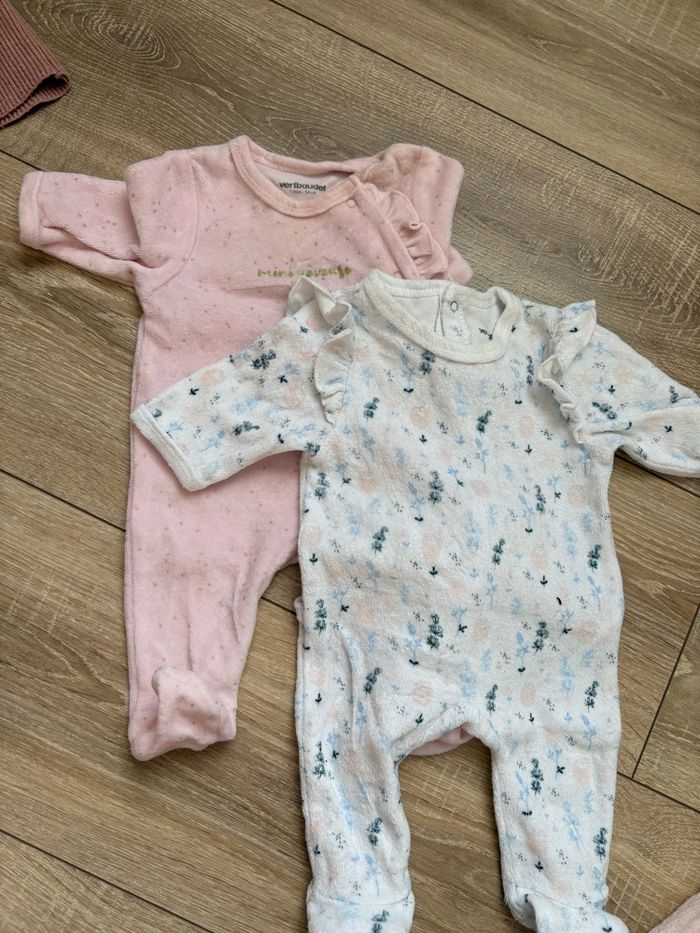 Lot de vêtements fille naissance / 1 mois - photo numéro 3