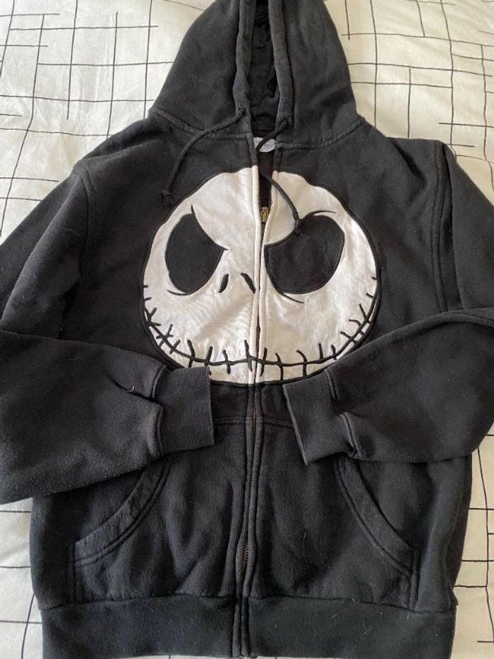 VENDS SWEAT ZIPPE BON ETAT DISNEY TAILLE S