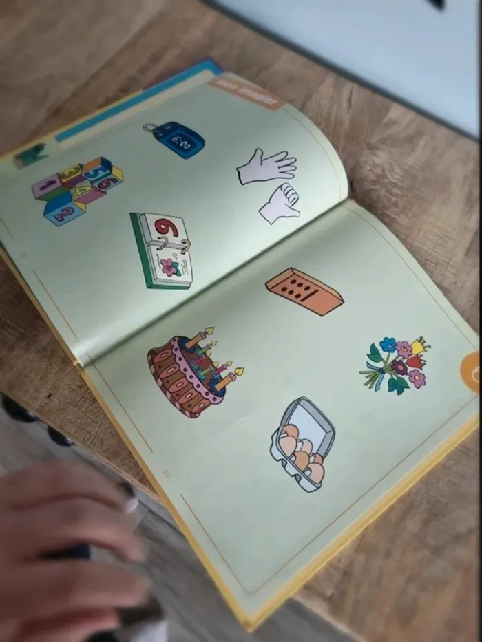 Livre enfant mon abécédaire des animaux découvre le 6 avec adèle l'abeille - photo numéro 7