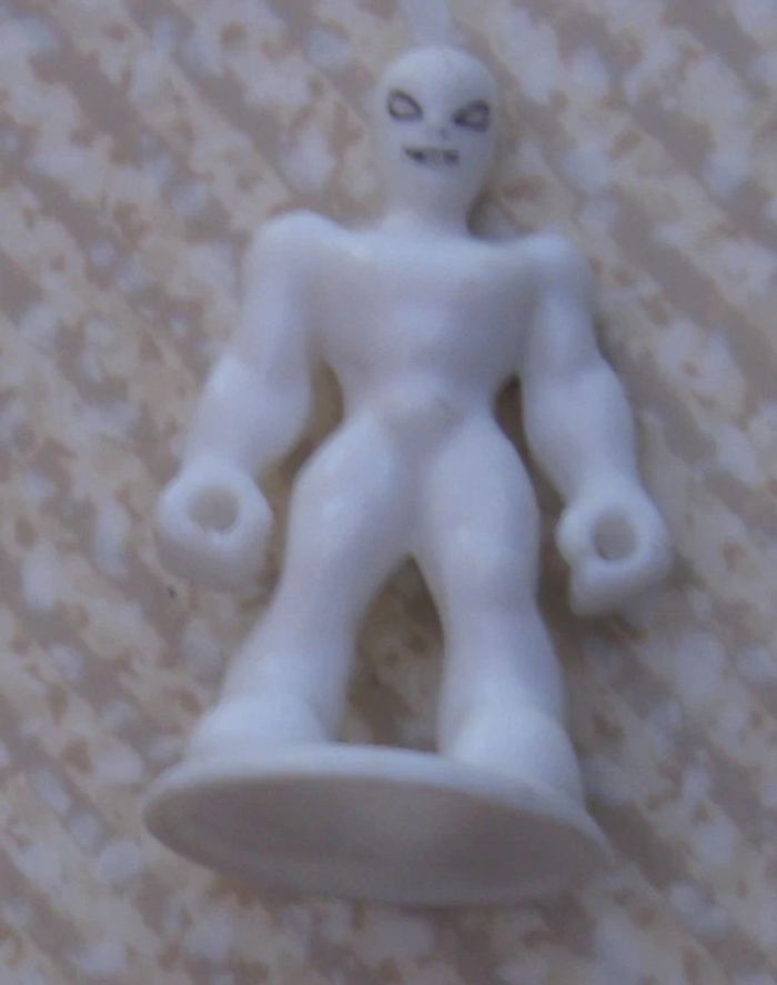 spiderman mini figurine