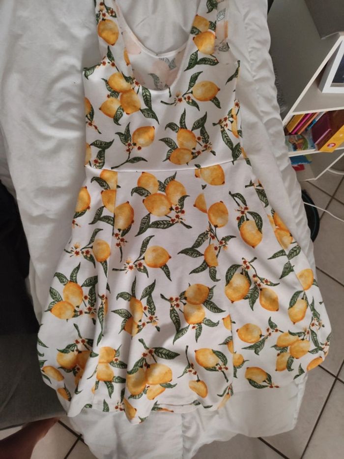 Robe patineuse citrons h&m 34 - photo numéro 2