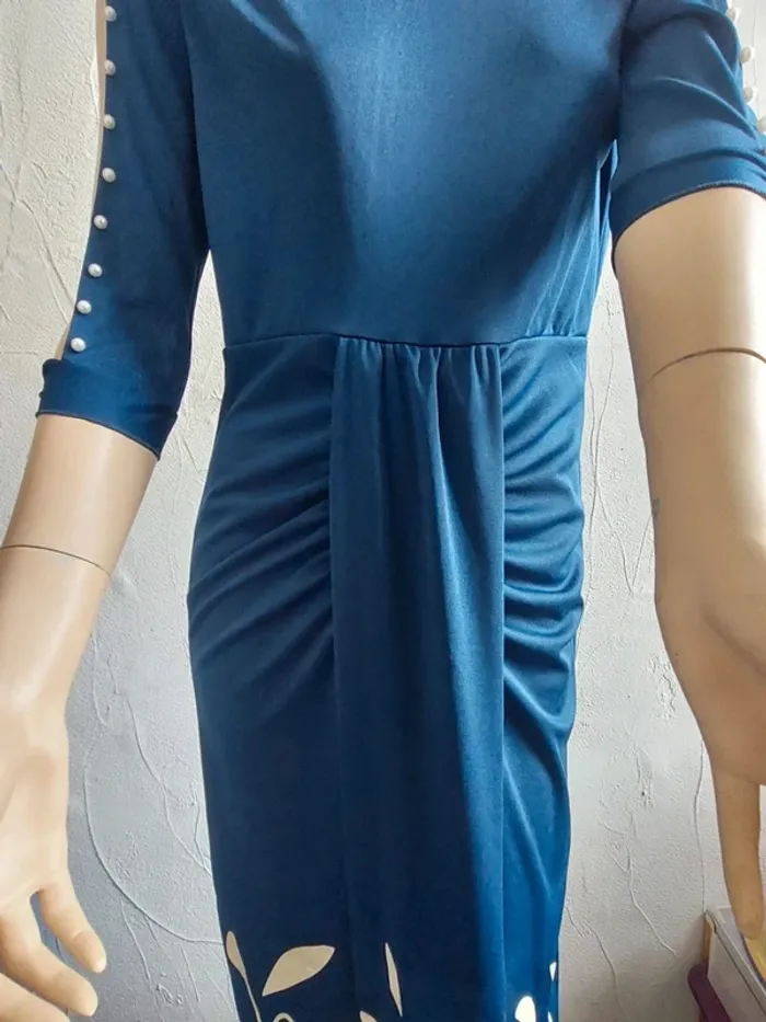 Robe bleu pétrole élégante à motifs floraux Taille M - photo numéro 3