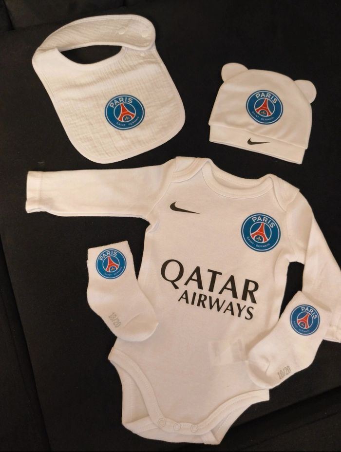 Ensemble bébé foot cadeau de naissance paris psg - photo numéro 2