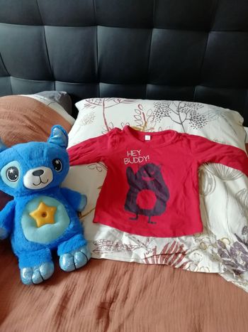 Tee rouge à manches longues taille 9 mois