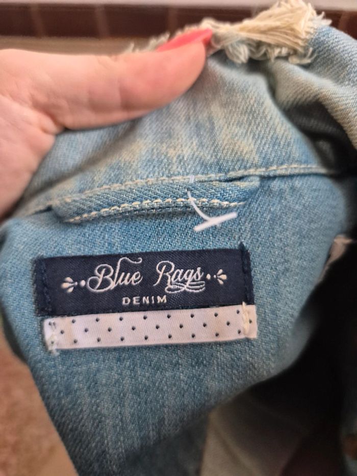 Veste en jean troué et délavé - photo numéro 10