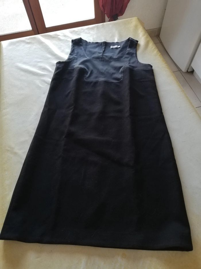 Robe noire droite t. 40 Jacqueline Riu. Bi matière - photo numéro 3