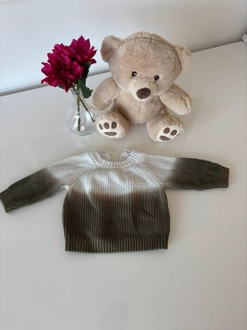 Pull blanc et kaki Kiabi 3 mois