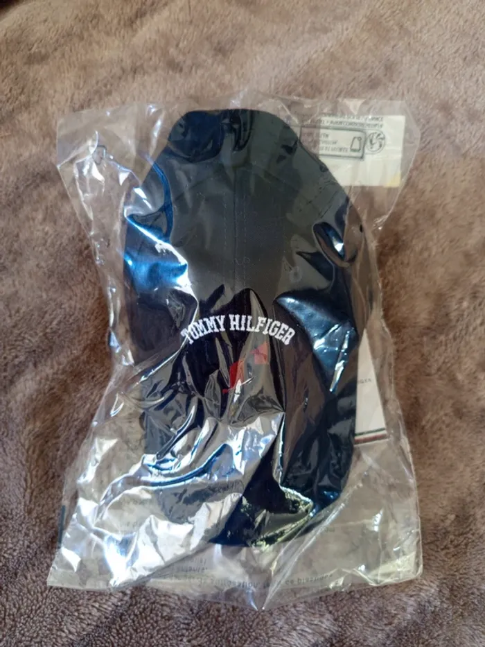 Casquette neuve Tommy Hilfiger 52-57cm - photo numéro 2