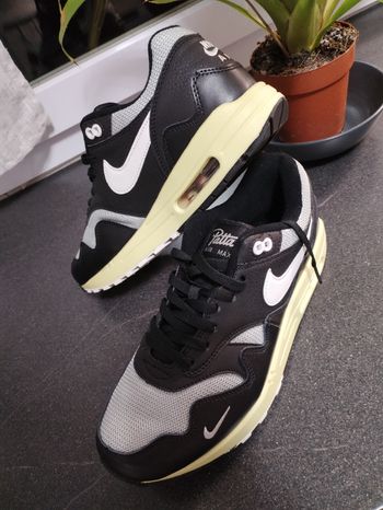 Nike air Max 1 neuves T43