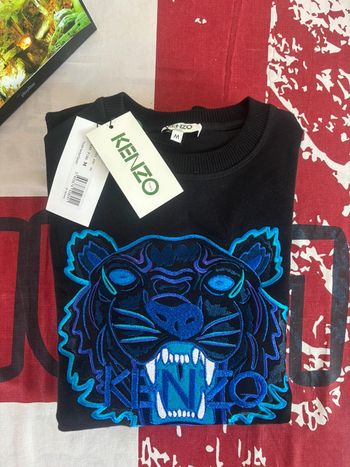 Sweat Kenzo taille M noir tigre brodé bleu foncé/ bleu clair